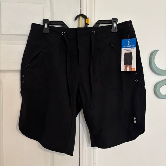 NWT FREE COUNTRY Beach & Beyond Bermuda women’s board shorts - Picture 1 of 3